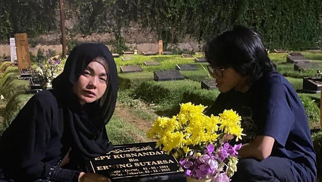 Kesedihan Karina Ranau Sambut Ramadan tanpa Epy Kusnandar