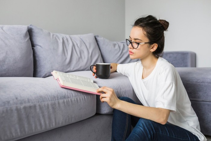 Kepribadian orang yang jarang upload foto sendiri di media sosial. Mereka menghargai waktu dengan hobi/Foto: freepik.com/freepik