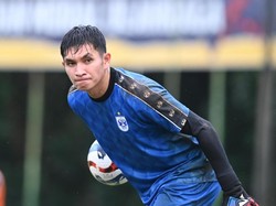 Mario Londok Resmi Jaga Gawang PSIS Semarang