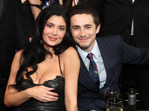 Menang Best Actor, Timothee Chalamet Ucap Pesan Manis ke Kylie Jenner