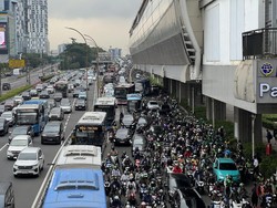 Libur Natal-Tahun Baru Usai, Lalin di Pancoran arah Kuningan Macet