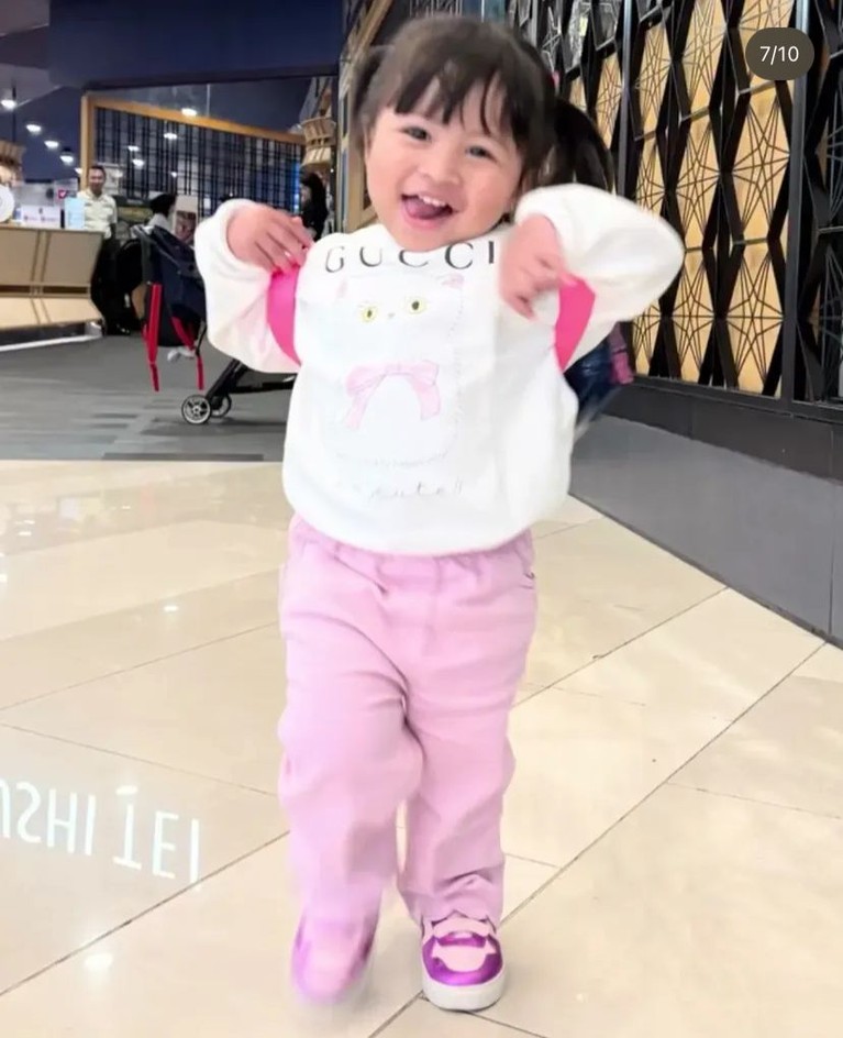 Lily Anak Nagita Slavina dan Raffi Ahmad