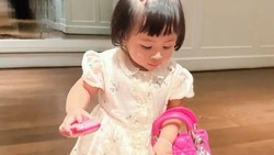 Didandani Nagita Slavina, 7 Gaya Lily Sang Putri yang Modis dengan Outfit Branded