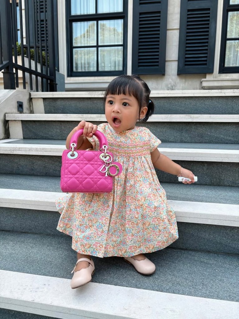 Lily Anak Nagita Slavina dan Raffi Ahmad