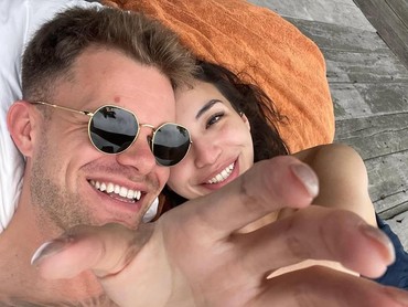 Lama Tak Muncul, 7 Potret Terbaru Manohara Go Public dengan YouTuber Denmark