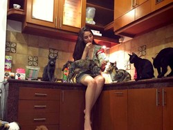 6 Artis Indonesia yang Nikahi Bangsawan