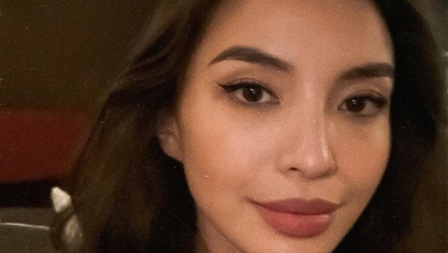 Inikah Bukti Ibunda Manohara Dibaptis usai Ngaku Islam dari Lahir?