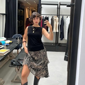 Mendefisikan Ulang 'Power Dressing' Ala Istri Politisi dari Gaya Rama Duwaji