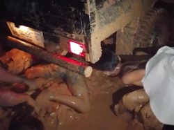 Warga Protes Jalan Berkubang Lumpur, Bupati Muba: Sudah Dianggarkan!