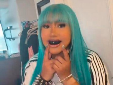 Tampil Beda, Anak Kanye West Hitamkan Gigi Meski Baru Berusia 12 Tahun