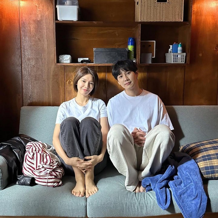 <p>Park Sung Hoon, aktor kondang yang berusia 40 tahun ini sempat menjadi lawan main Sooyoung dalam drama Korea <em>No Other</em>s. Drama ini sukses tayang pada tahun 2023. (Foto: Instagram @sooyoungchoi)</p>