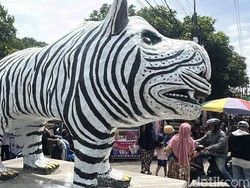 Wow, Patung Macan Putih di Kediri Ditawar Warga Bali Rp 180 Juta