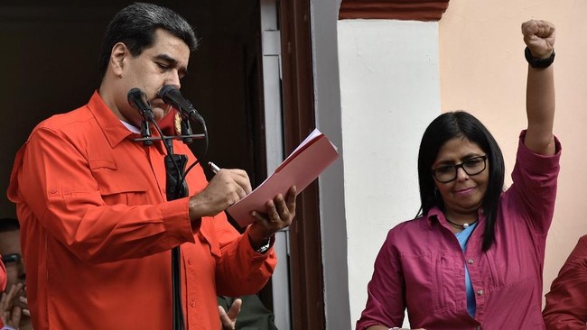 Menhan Venezuela, Vladimir Padrino Lopez, menyebut penculikan Nicolas Maduro oleh AS sebagai tindakan pengecut.