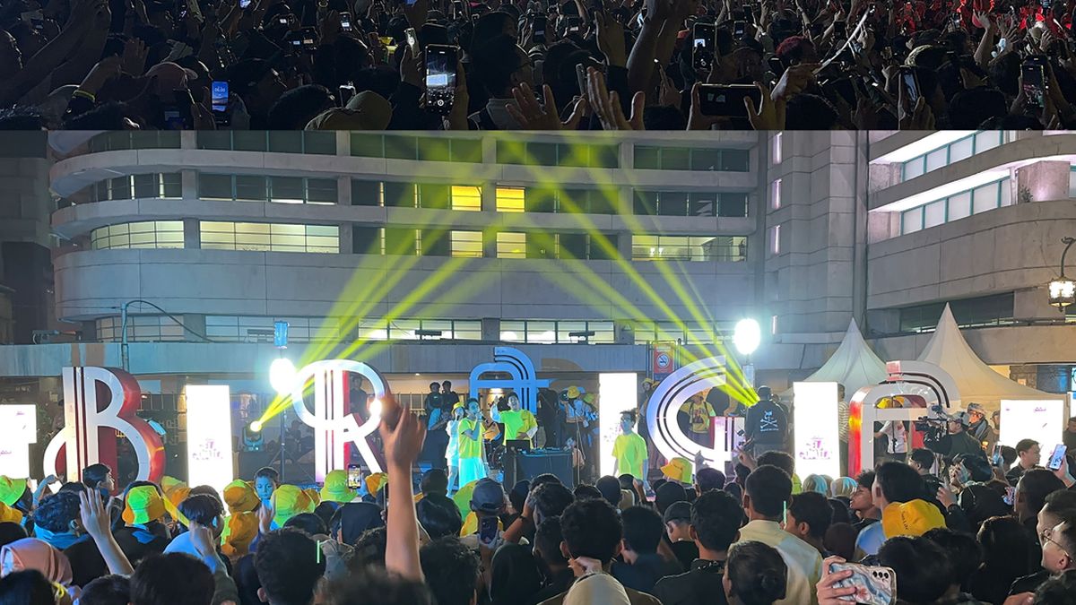 Hadirkan Gelar Gumilar, BoostAD-Sun Life Warnai Tahun Baru di Bandung