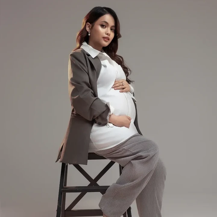 <p>Kabar bahagia datang dari penyanyi dangdut Putri Isnari. Perempuan 22 tahun ini baru saja melahirkan anak pertama berjenis kelamin laki-laki, Bunda. Kabar bahagia ini dibagikan Putri Isnari di akun Instagram miliknya pada Minggu (29/3/26). (Foto: Instagram @putriisnari3)</p>