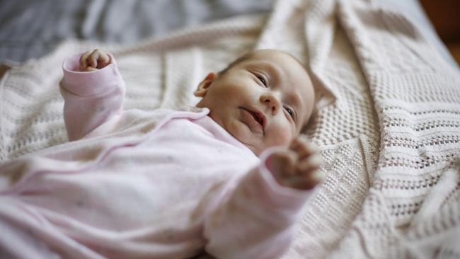 Perkembangan Bayi Baru Lahir hingga Usia 1 Bulan, Bunda Perlu Tahu