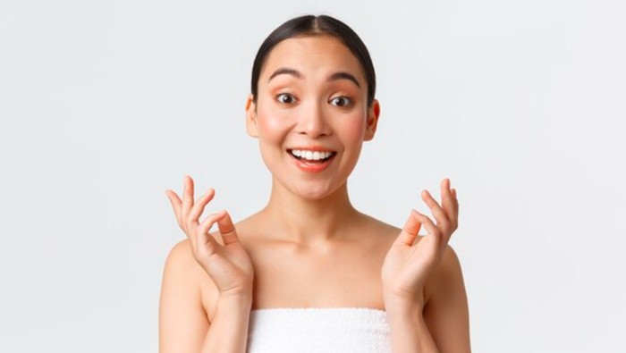 6 Cara Skin Detox Setelah Sering Begadang & Overthinking, Kulit Glowing Lagi!