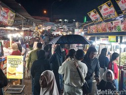 PKL Alun-Alun Kota Batu Full Senyum saat Libur Nataru
