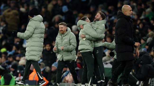 Pelatih Chelsea, Calum McFarlane, memuji pemain setelah imbang 1-1 melawan Manchester City.