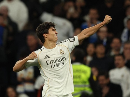 Hattrick Gonzalo Garcia Bikin Mbappe Standing Ovation