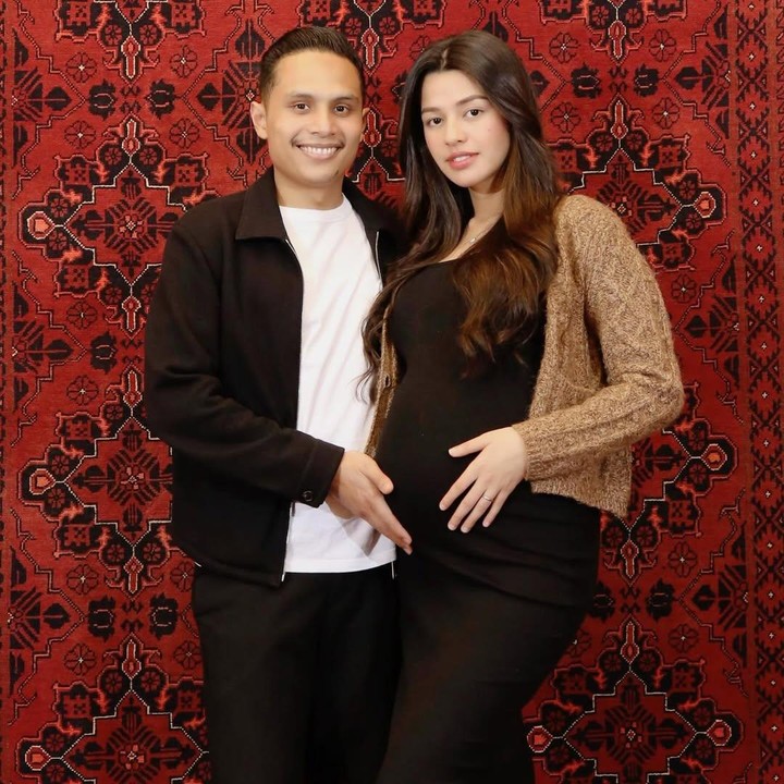 <p>Susan pertama kali mengumumkan kehamilan pada September 2025. Sejak membagikan kabar bahagia ini, Susan mulai sering pamer baby bump. Ia juga memutuskan untuk kembali ke Tanah Air setelah sempat menetap di Jerman bersama suaminya. (Foto: Instagram @susansameeh)</p>