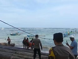 Wisatawan yang Hanyut Terbawa Ombak di Lampung Ditemukan Tewas
