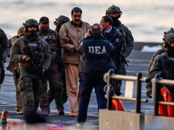 Maduro Diborgol Saat Digiring ke Pengadilan AS untuk Hadapi Dakwaan Narkoba