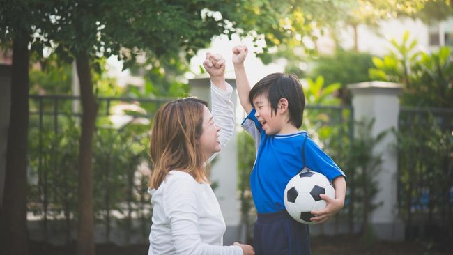 6 Cara Mendidik Anak Tangguh Tanpa Harus Terlalu Keras