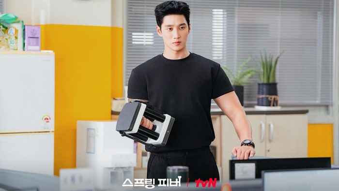 Ahn Bo Hyun Berbagi Alasan Kenapa Memilih Berakting di Drakor Spring Fever