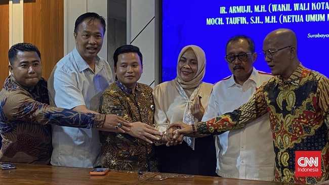 Perselisihan antara Ormas Madas dan Wakil Wali Kota Surabaya Armuji berakhir damai. Kedua pihak sepakat mencabut laporan dan menjaga kondusivitas kota.