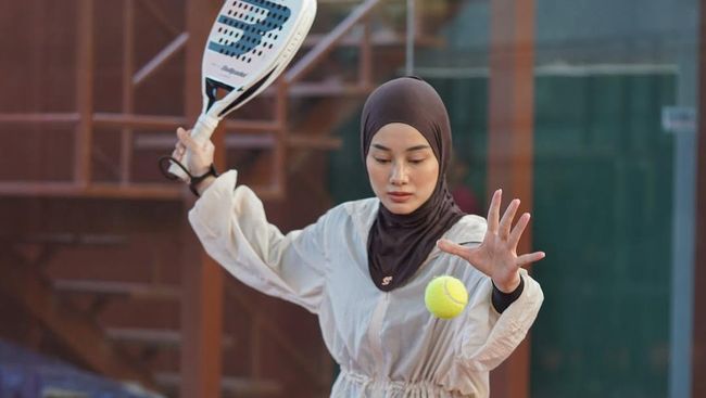 Padel Olahraga Menggembirakan, Tapi Berisiko Terhadap Kesehatan Mata