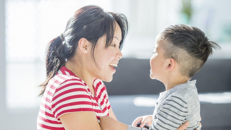 Cara membuat anak tetap dekat sampai dewasa