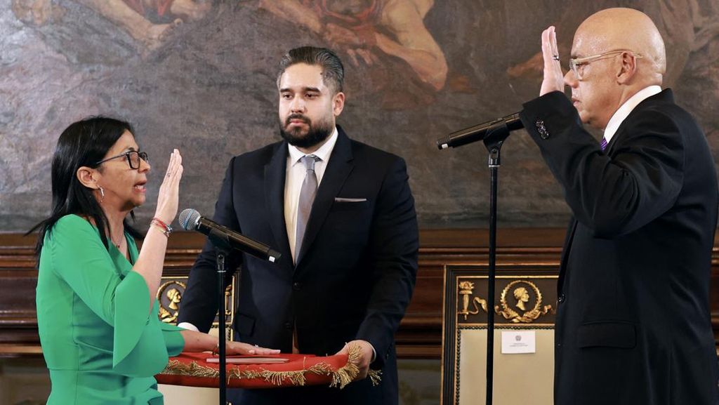 FOTO: Delcy Rodriguez Si 'Harimau Betina' Pengganti Maduro