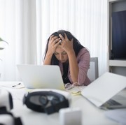 4 Zodiak yang Tampak Tangguh, Tapi Aslinya Sering Kelelahan secara Emosional