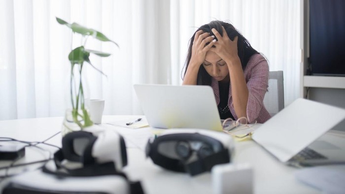 4 Zodiak yang Tampak Tangguh, Tapi Aslinya Sering Kelelahan secara Emosional