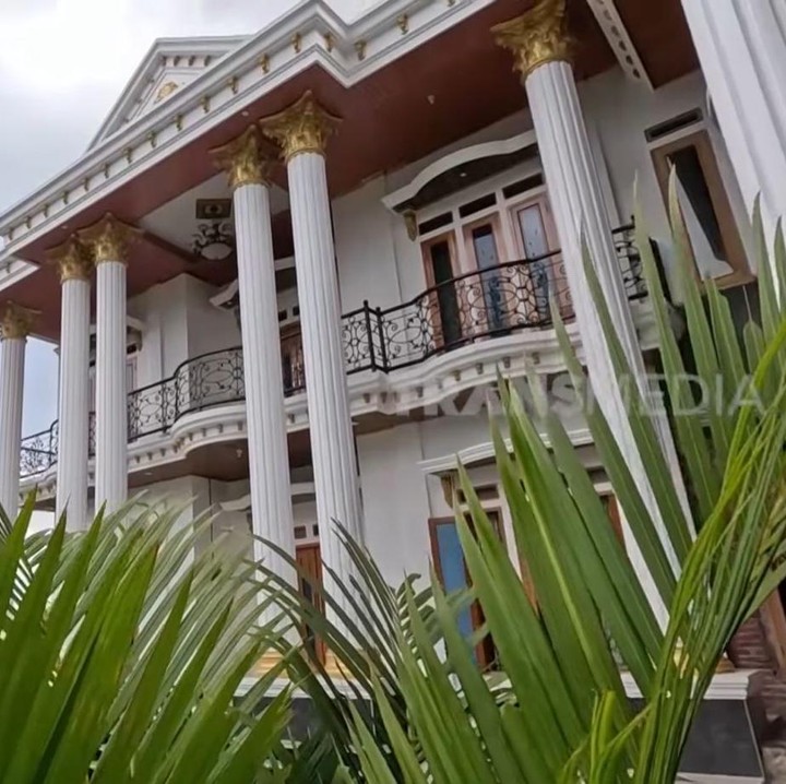 <p>Menariknya, sekitar 60 sampai 70 persen penduduk Desa Bubakan diketahui merantau. Mayoritas dari mereka bekerja sebagai penjual bakso dan mi ayam di wilayah Jabodetabek, Sumatra, Kalimantan, hingga Papua.&nbsp;(Foto: YouTube TRANS7 OFFICIAL)</p>