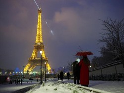 Tangga Menara Eiffel Bakal Dilelang, Bisa Laku Terjual Hingga Rp 3 M