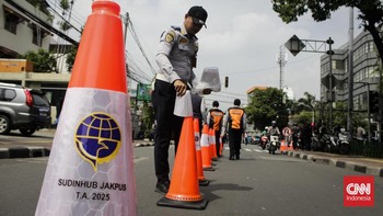 FOTO: Jalan Salemba Tengah Jalani Uji Coba Sistem One Way
