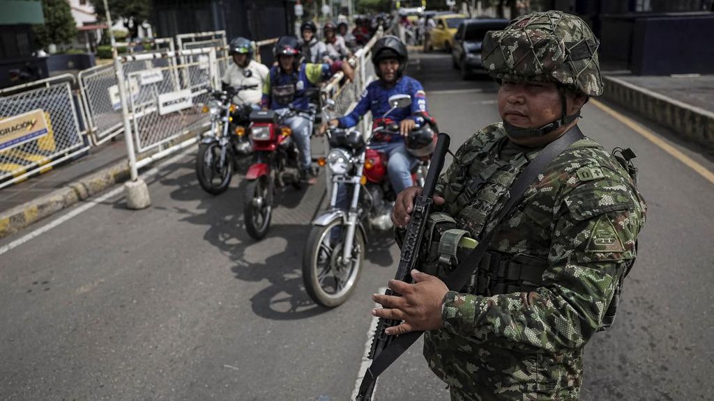 Baku Tembak Pecah dekat Istana Presiden Venezuela, Ada Apa?