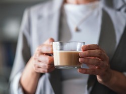 Minum Kopi Setelah Makan, Sehat atau Justru Bikin Masalah?