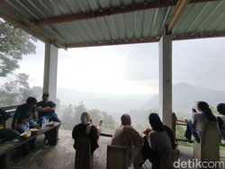 Menyesap Kesejukan Ciremai di Warung Sepoi Kuningan