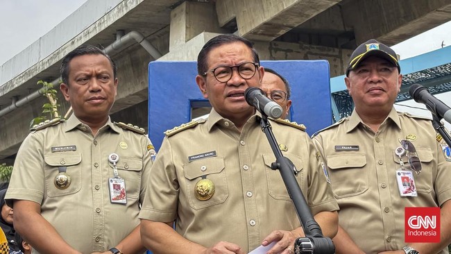 Taman Gapura Muka Cakung tidak dibuka 24 jam demi keamanan. Fasilitas seperti Wifi dan CCTV akan ditambahkan untuk kenyamanan pengunjung.