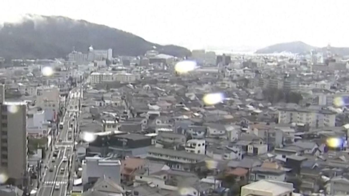 Detik-detik Gempa M 6,2 Guncang Pesisir Jepang Terekam Cctv