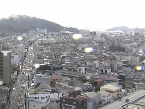 Detik-detik Gempa M 6,2 Guncang Pesisir Jepang Terekam CCTV