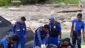 Detik-detik Tim SAR Temukan Kapal & Jasad Diduga Anak Pelatih Valencia