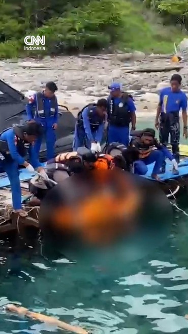 Detik-detik Tim SAR Temukan Kapal & Jasad Diduga Anak Pelatih Valencia