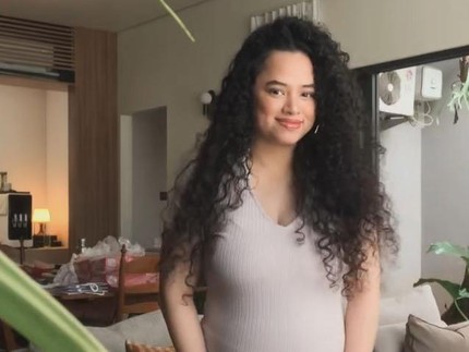 Potret Penyanyi Wizzy Masih Sibuk Rekaman hingga Rilis Lagu Jelang Kelahiran Anak Kedua