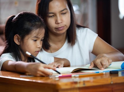 3 Kebiasaan Orang Tua yang Bikin Anak Sulit Mandiri Menghadapi Hidup di Masa Depan