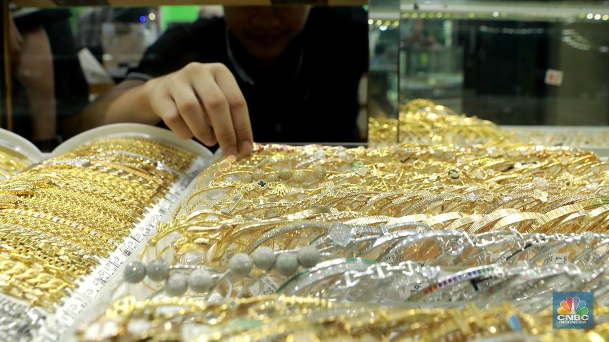 Harga Emas Makin Berat karena Kebanyakan Beban