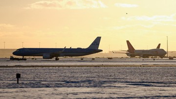 Ratusan Penerbangan Dibatalkan di Belanda Akibat Badai Salju